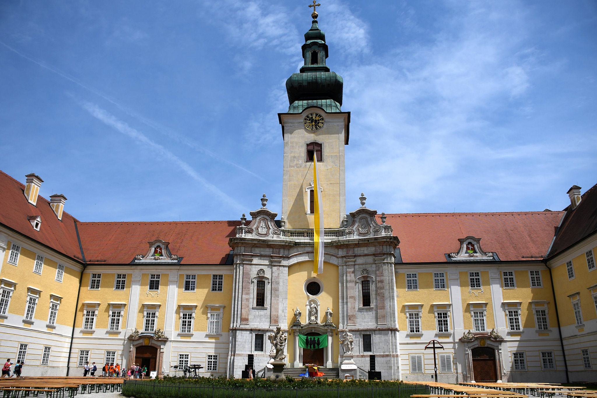 Stift Seitenstetten (Photo license: CC BY 2.0)